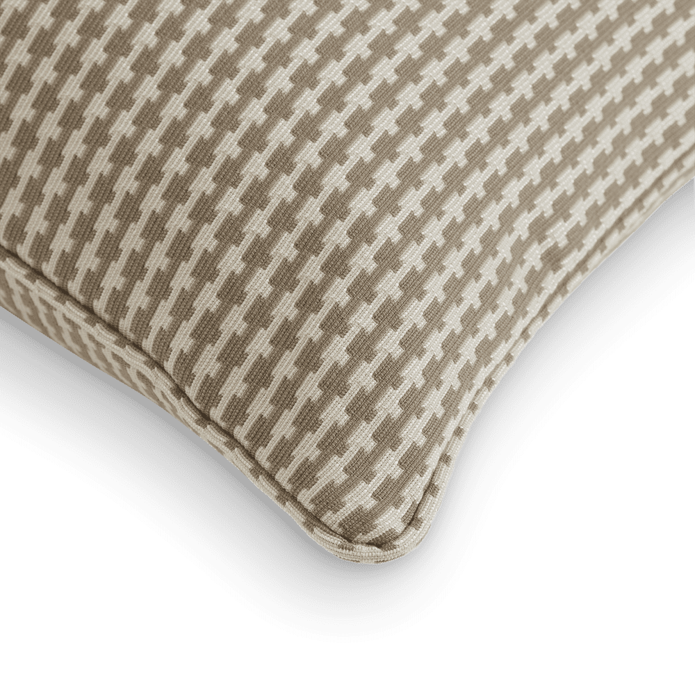 Lock Cushion - Oak, Self Piped (CC0035)