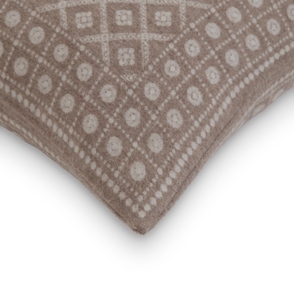 Olivia Cushion - Natural, Knife Edge (CO3479)