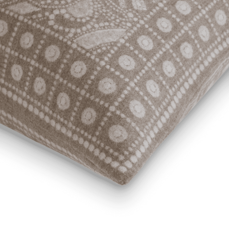 Olivia Cushion - Natural, Knife Edge (CO3481)