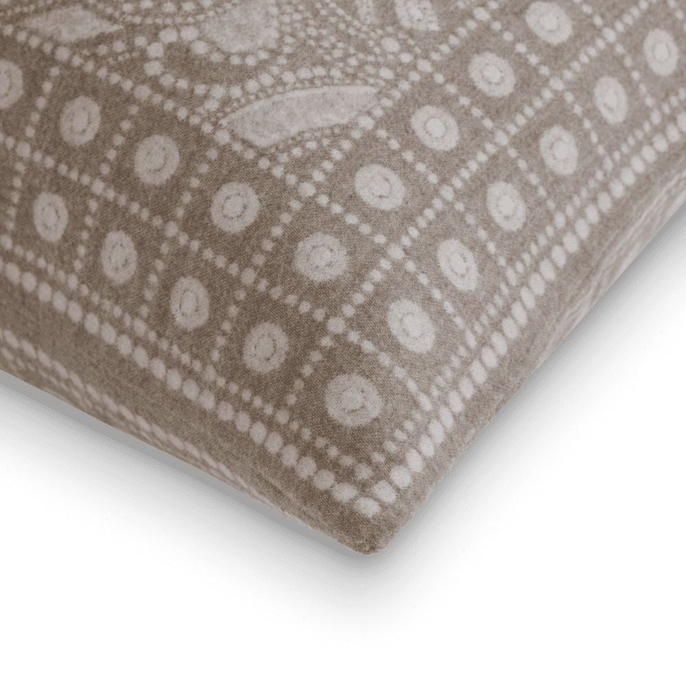 Olivia Cushion - Natural, Knife Edge (CO3481)