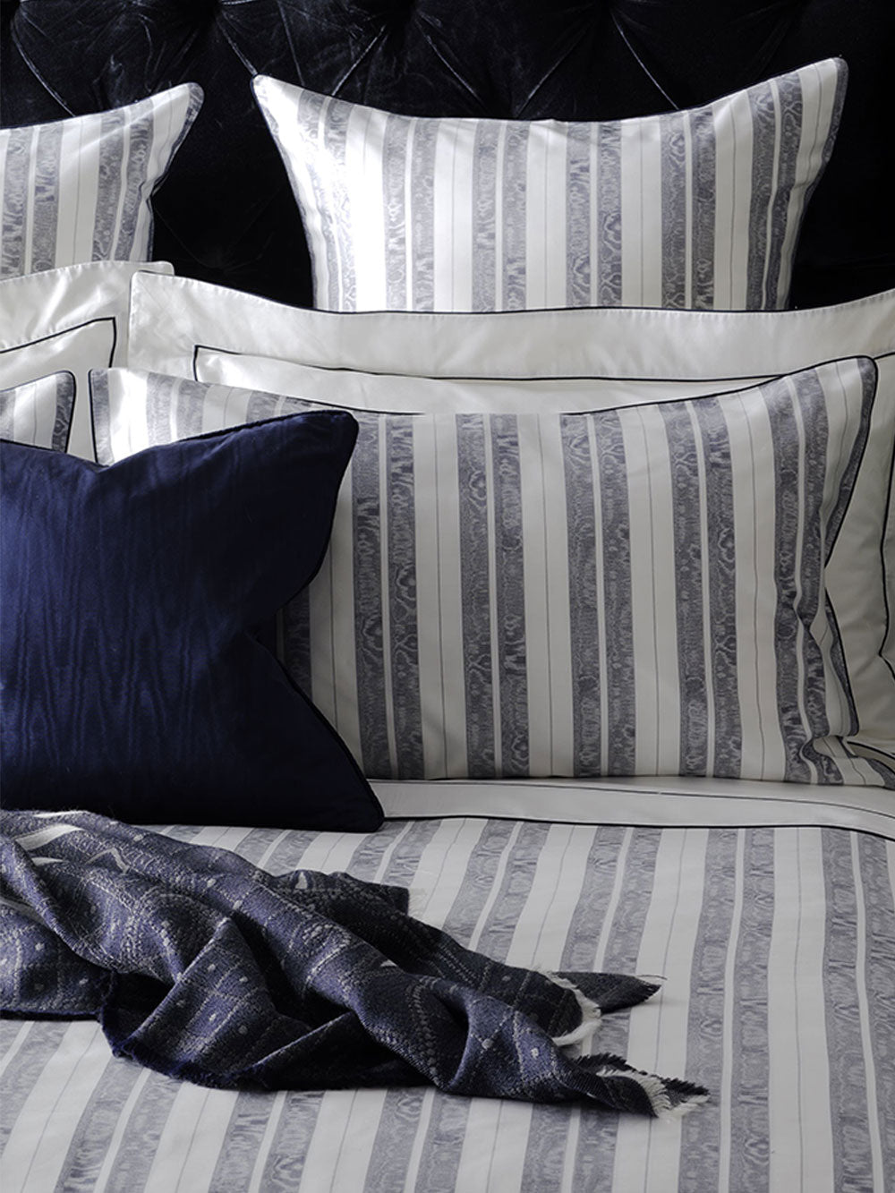 Vivienne Throw - Navy (C03038)