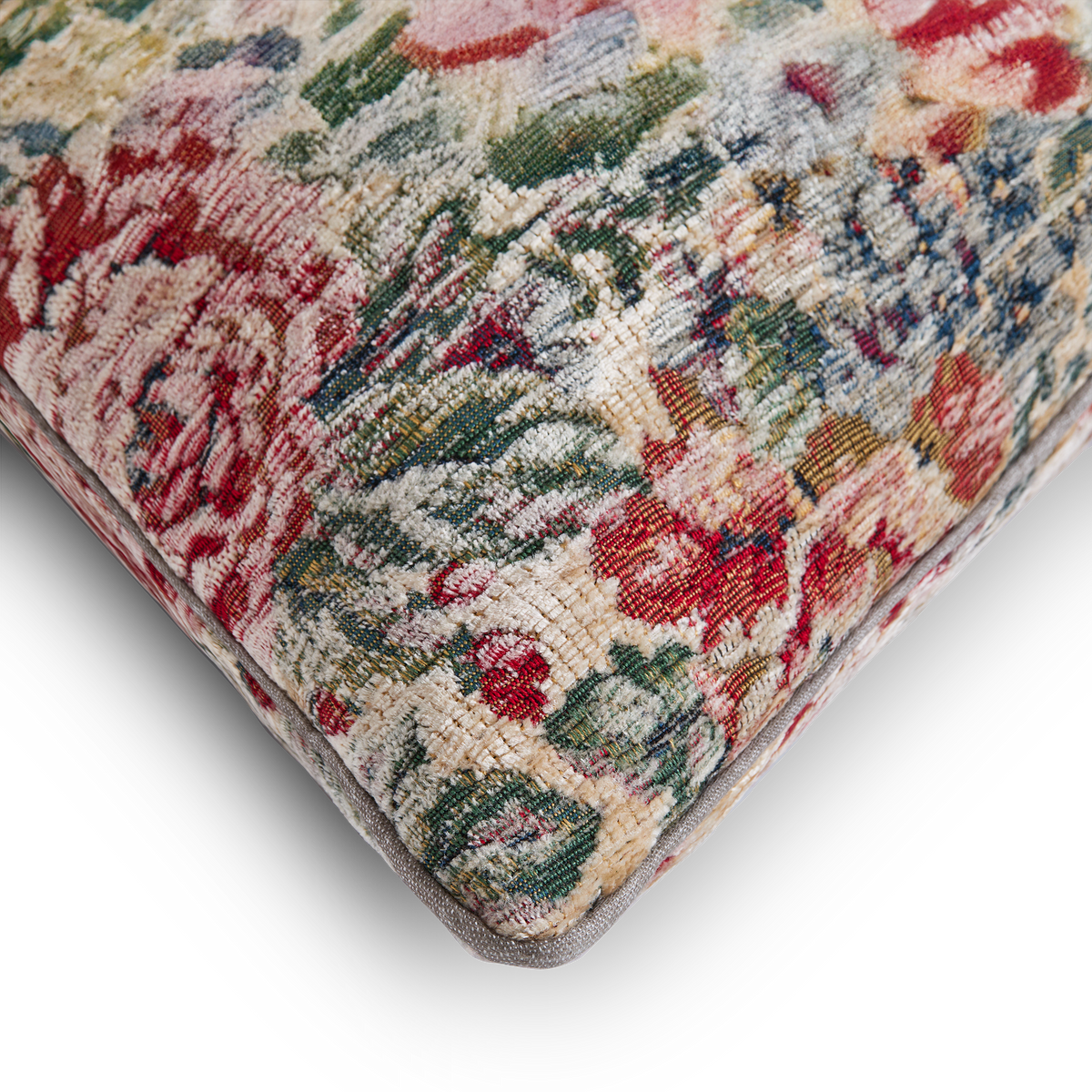 Thornfield Cushion Rosewake Cushion - Rosewake, 60x60 (THOR02-60x60-P-SILV06)